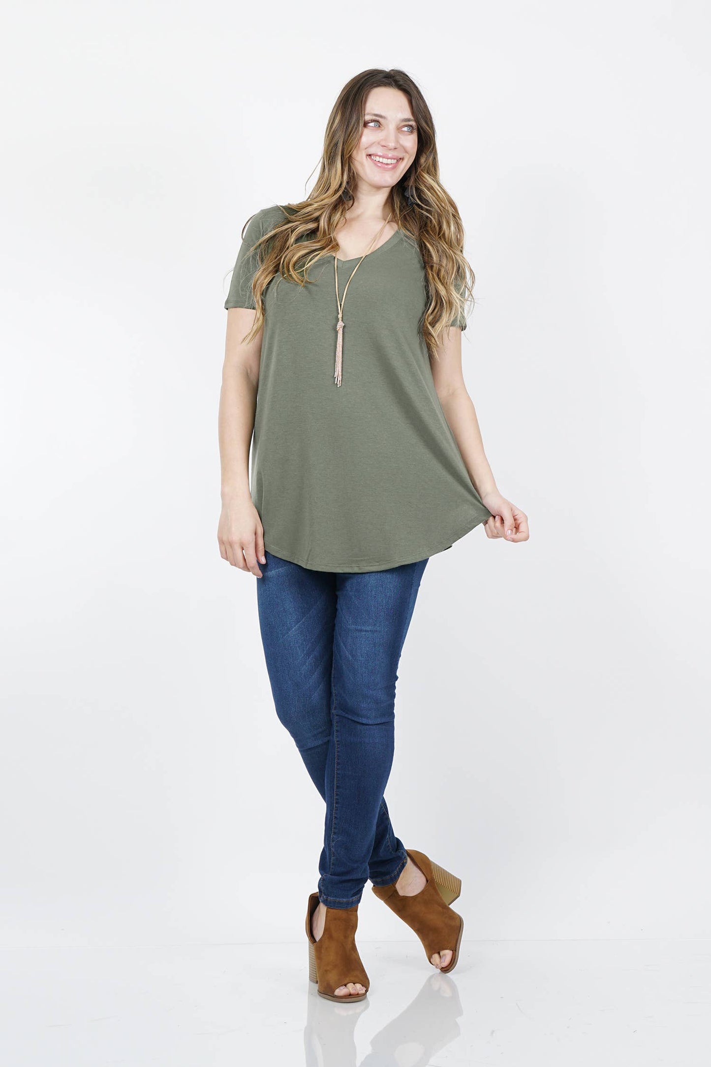 ',...[PLUS SIZE] SHORT SLEEVE V-NECK ROUND HEM TOP: MOCHA-55707 / 3X