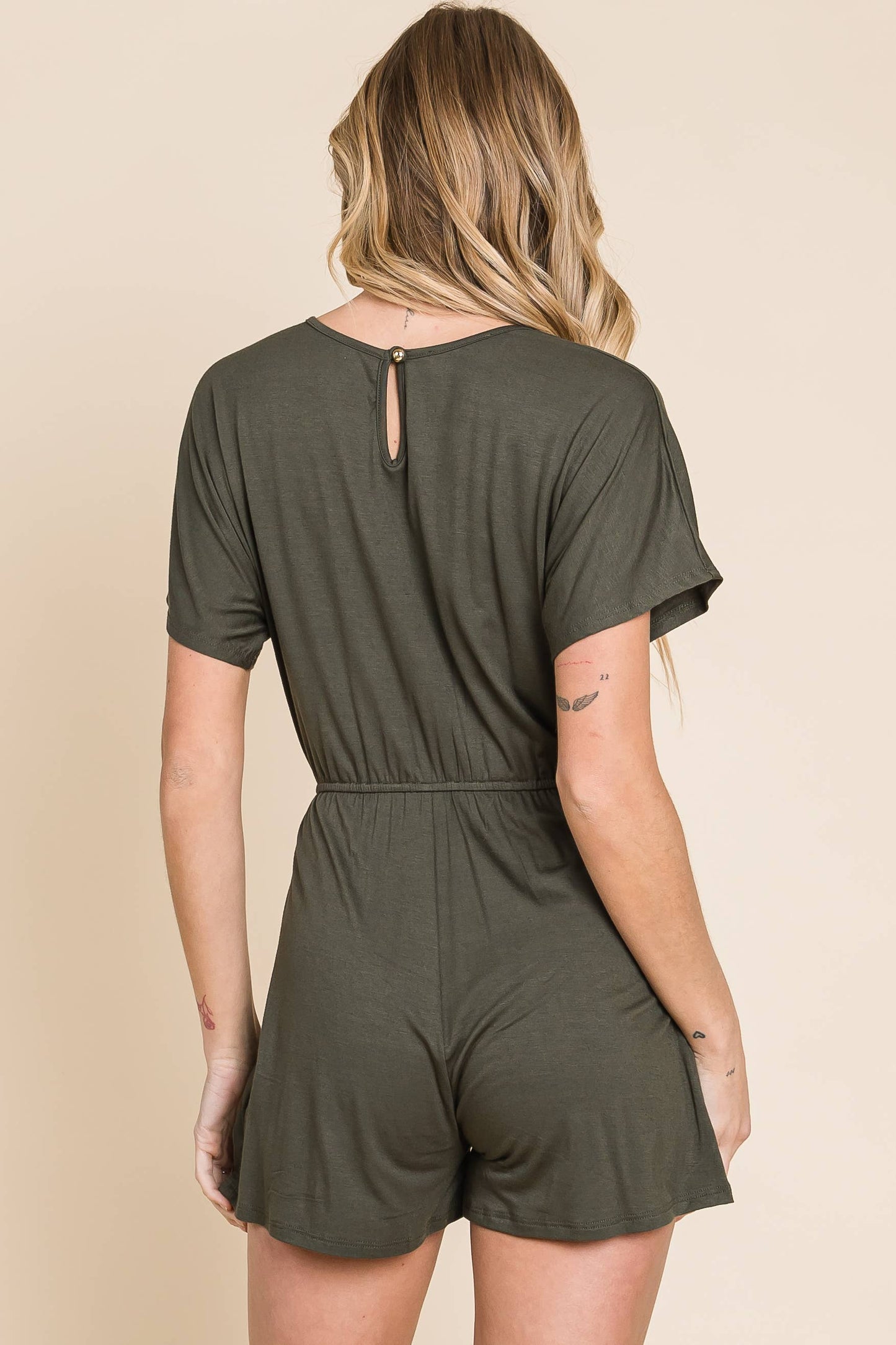 DA1485 RELAXED SOLID ROMPER: BLACK