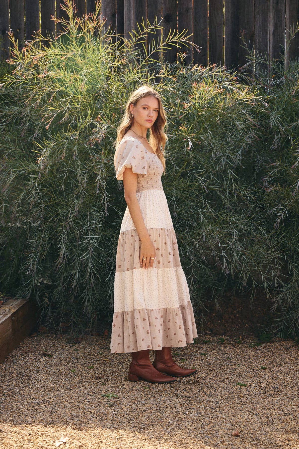 DAYDREAM PATCHWORK FLORAL SMOCKED TIERED MIDI DRESS: NATURAL/TAUPE / S