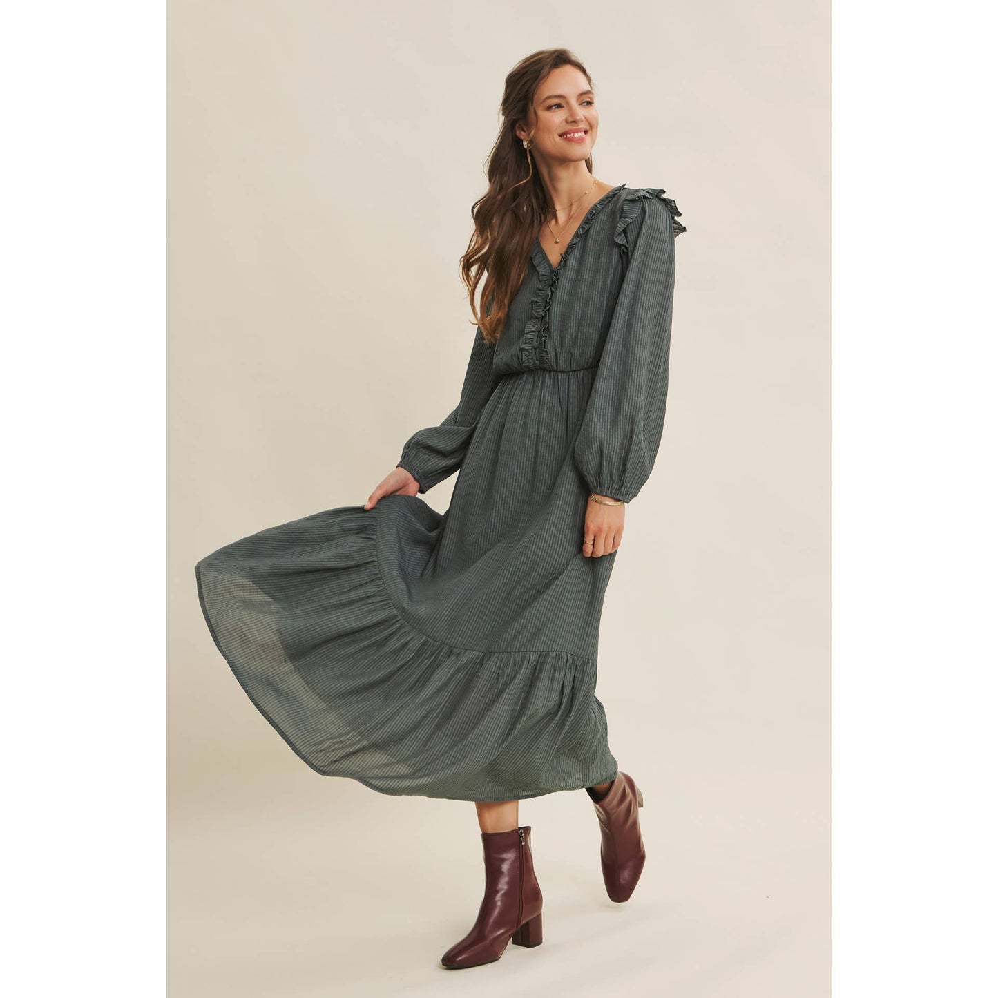 ROMANTIC TWIST OF TEXTURED BUTTON-DOWN MAXI DRESS: SILVER PINE / L