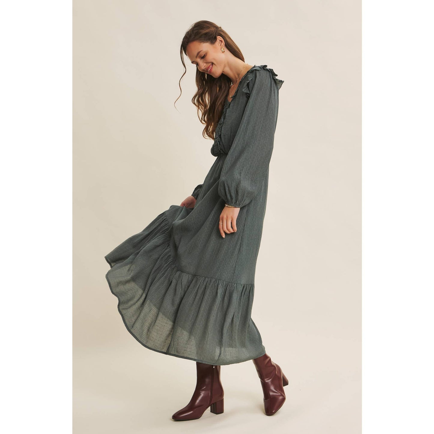 ROMANTIC TWIST OF TEXTURED BUTTON-DOWN MAXI DRESS: SILVER PINE / M