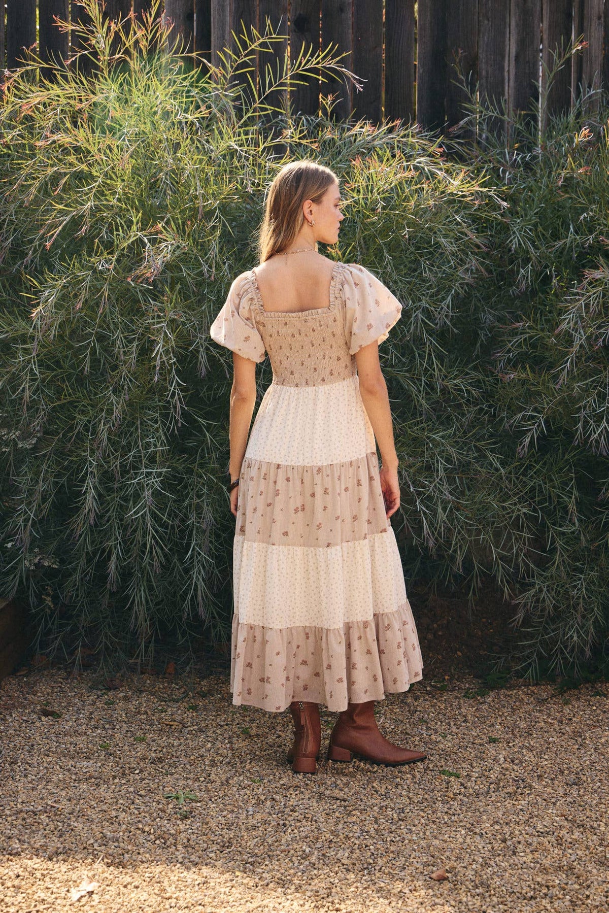 DAYDREAM PATCHWORK FLORAL SMOCKED TIERED MIDI DRESS: NATURAL/TAUPE / S