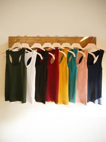 SEAMLESS TANK TOP WITH RACER BACK: MAUVE / (OS) 1