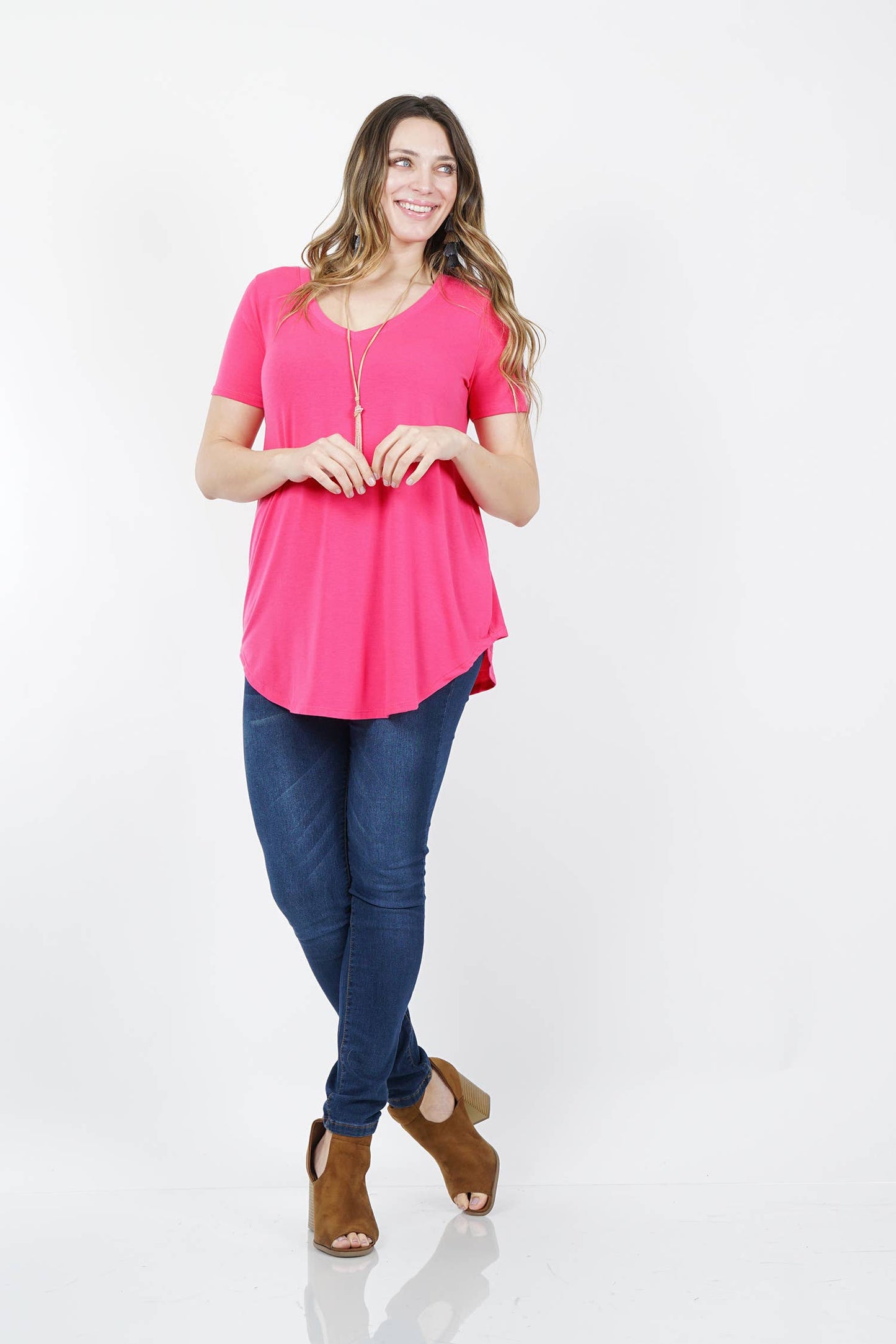 ',...[PLUS SIZE] SHORT SLEEVE V-NECK ROUND HEM TOP: MOCHA-55707 / 3X