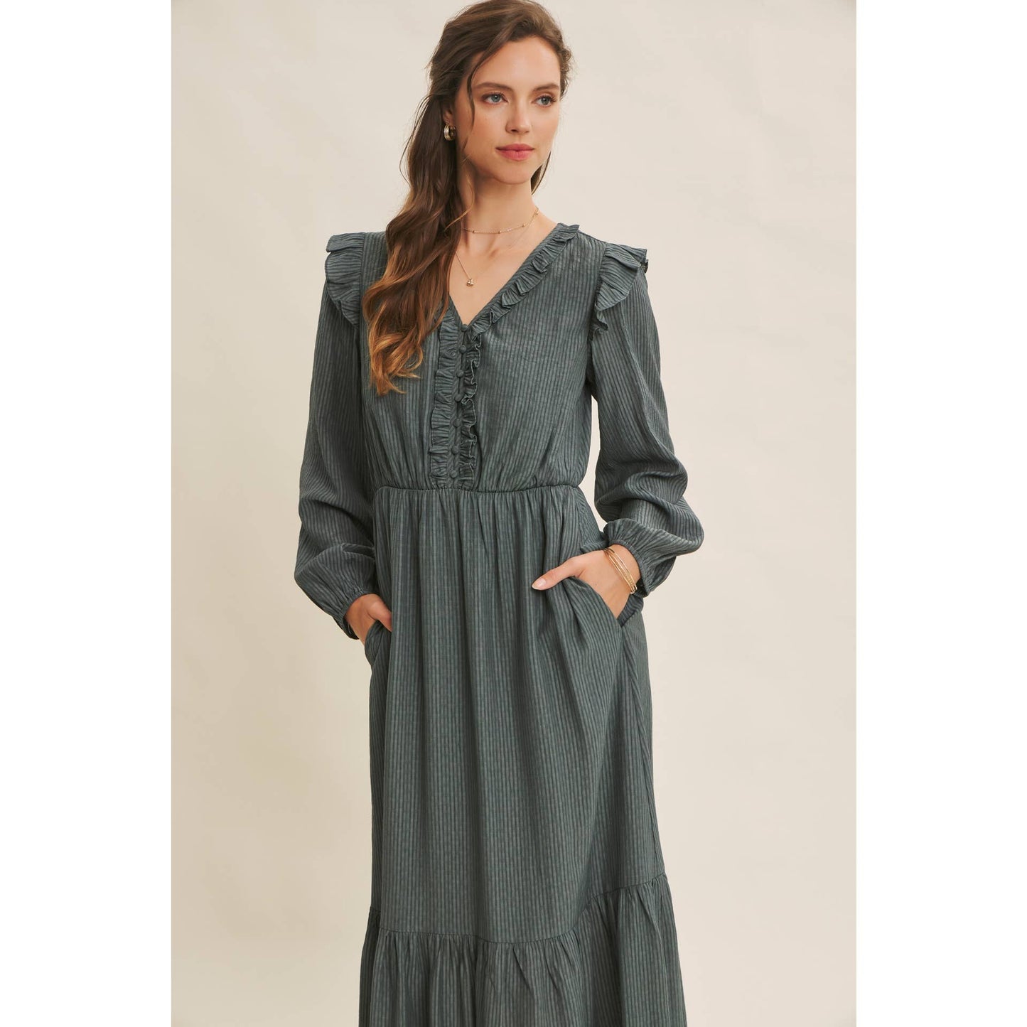 ROMANTIC TWIST OF TEXTURED BUTTON-DOWN MAXI DRESS: SILVER PINE / L