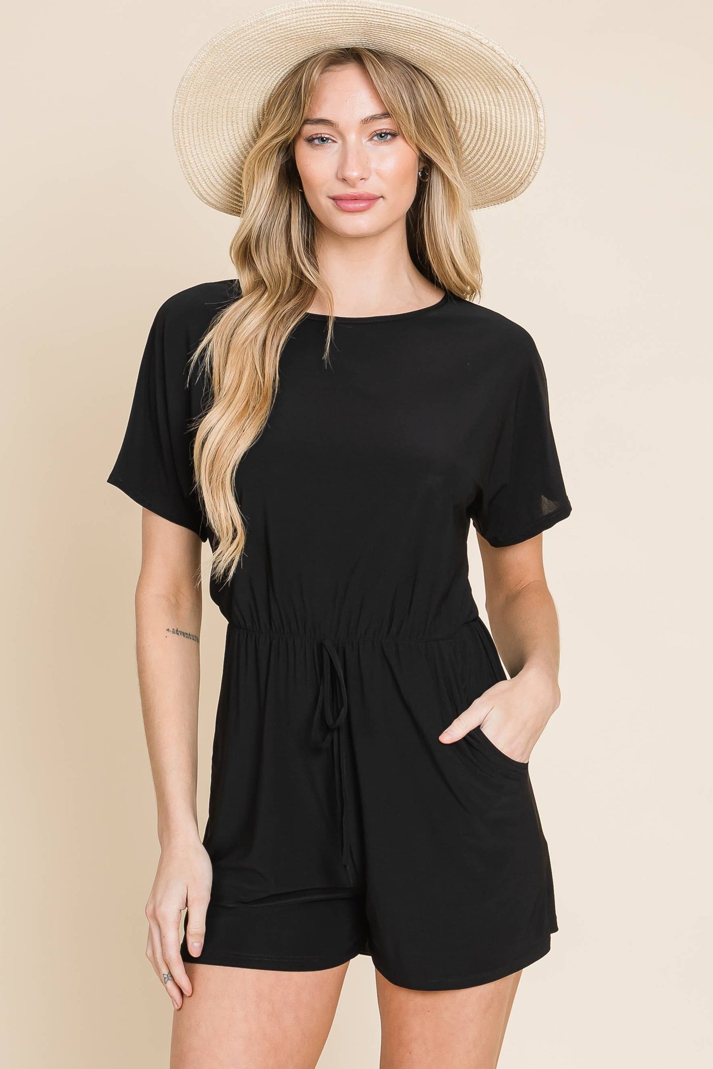 DA1485 RELAXED SOLID ROMPER: BLACK