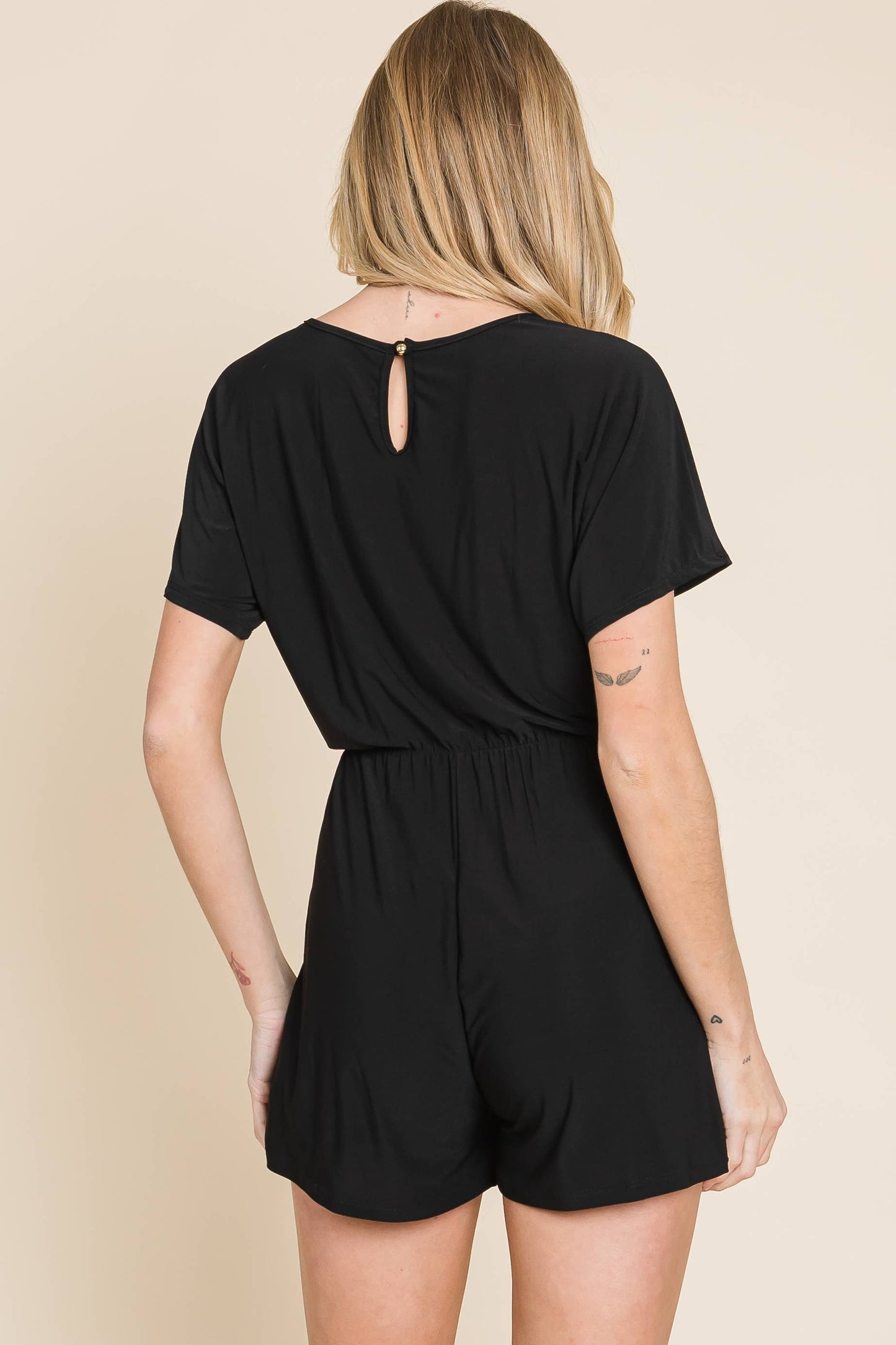 DA1485 RELAXED SOLID ROMPER: BLACK