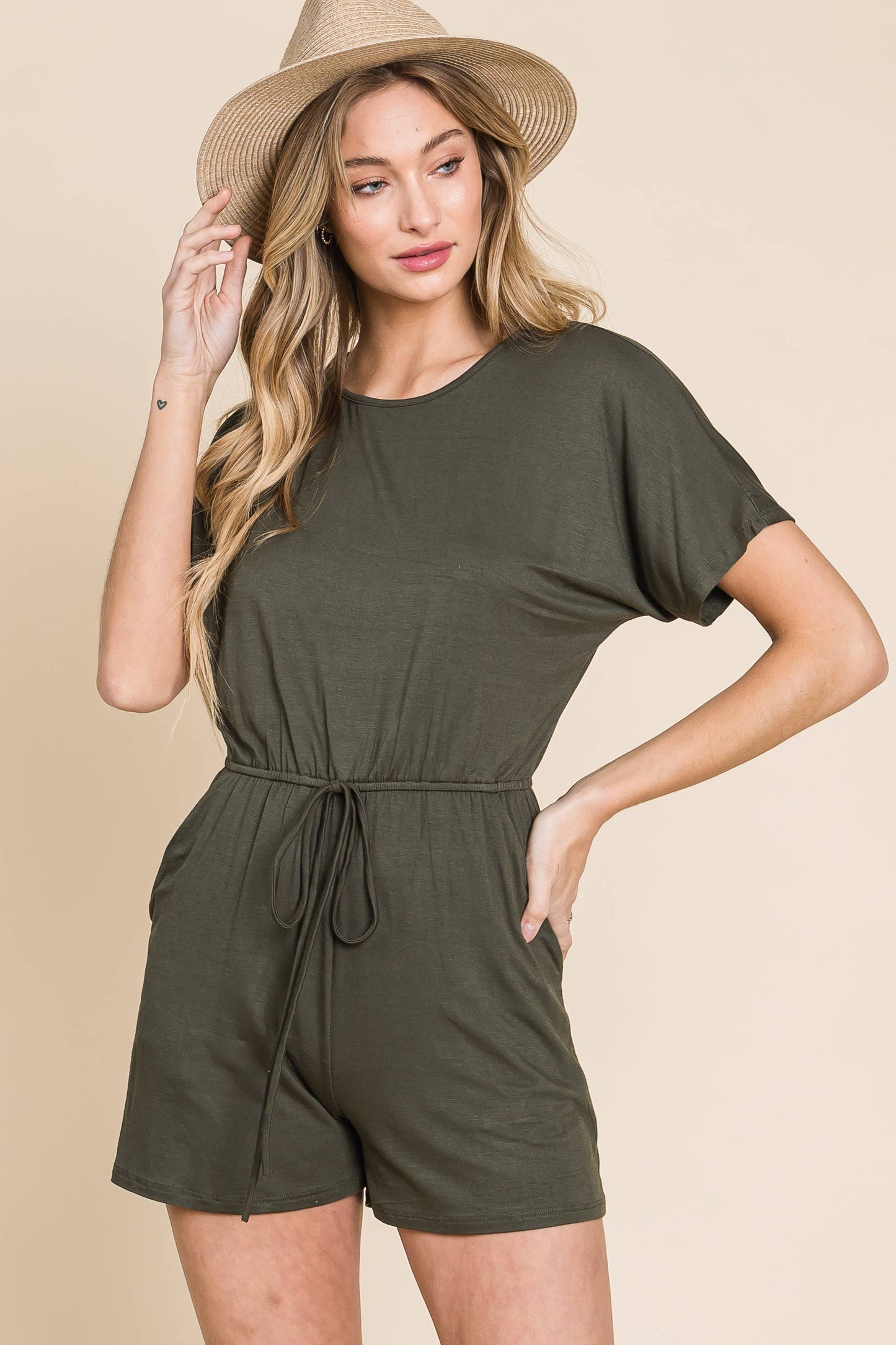 DA1485 RELAXED SOLID ROMPER: BLACK